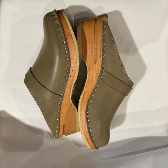 TROENTORP Sz 38 Olive Green Leather Wooden Soles Slip On Clogs - Picture 5 of 12